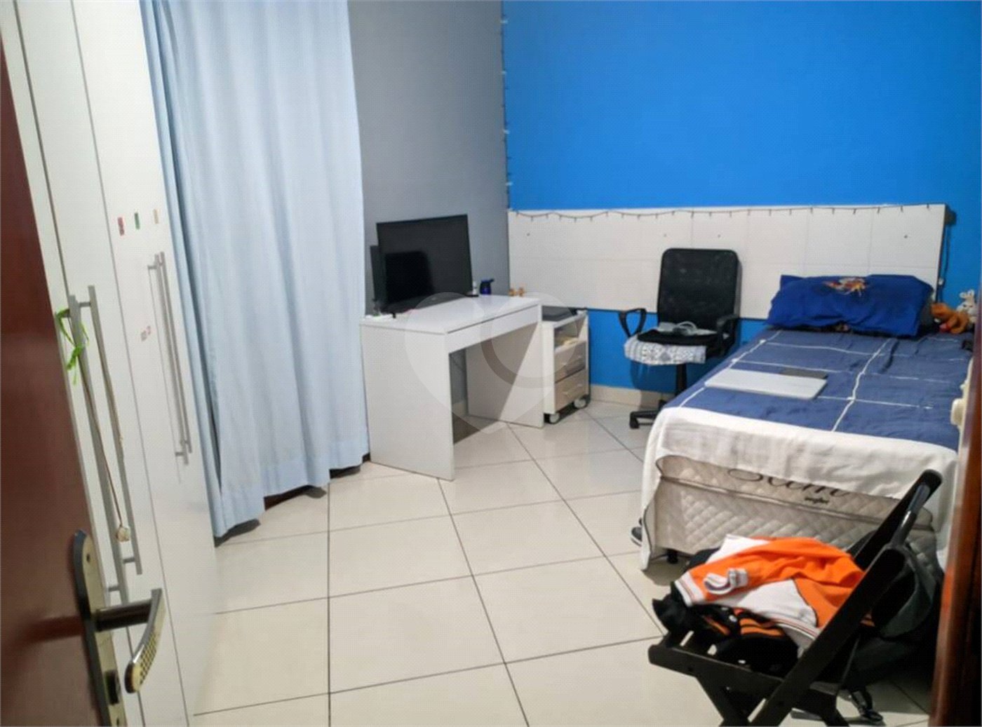 Sobrado à venda com 3 quartos, sendo 1 suíte,  em Jardim Vitória, Suzano, SP