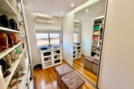 Casa à venda com 3 suítes no condomínio Villaggio Della Hípica, São Paulo - SP