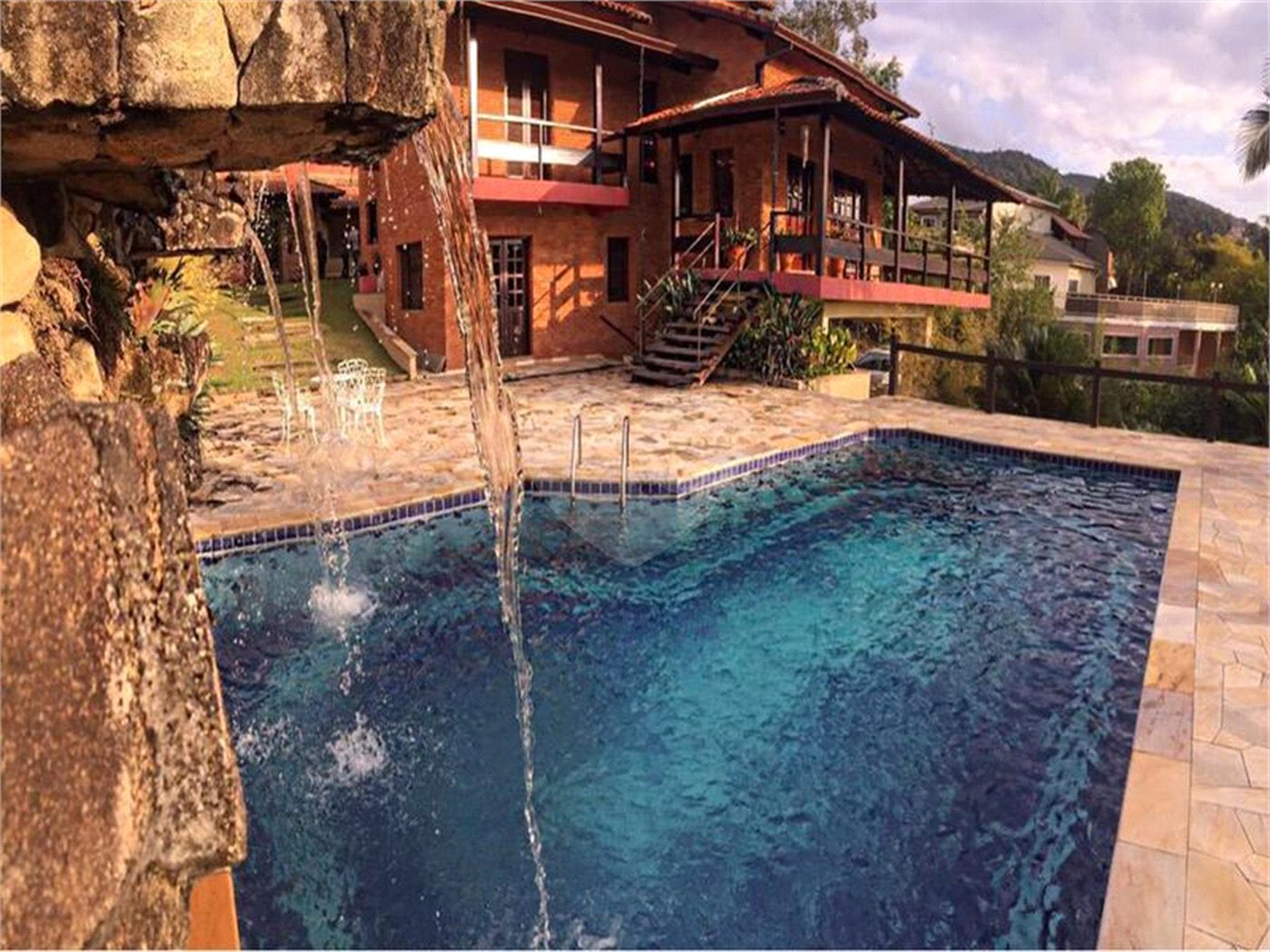 Casa à venda com 5 suítes em Alpes de Caieiras, Caieiras, SP