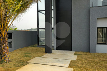 Casa à venda com 4 quartos, sendo 3 suítes, no condomínio Alphaville Nova Esplanada 4, Votorantim - SP