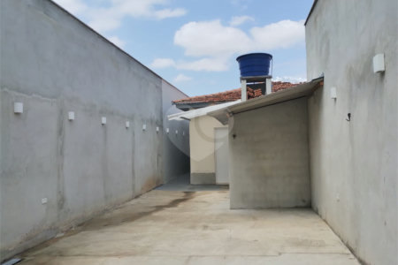 Casa Térrea à venda com 1 quarto em Vila Nivi, São Paulo, SP