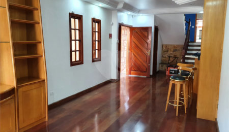 Sobrado à venda com 4 quartos, sendo 2 suítes, em Tremembé, São Paulo, SP
