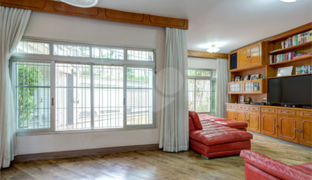Casa à venda com 3 quartos, sendo 1 suíte,  em Santo Amaro, São Paulo, SP