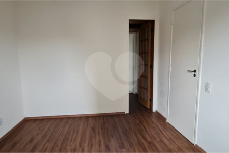 Apartamento para alugar com 3 quartos, sendo 1 suíte, em Chácara Santo Antônio, São Paulo, SP