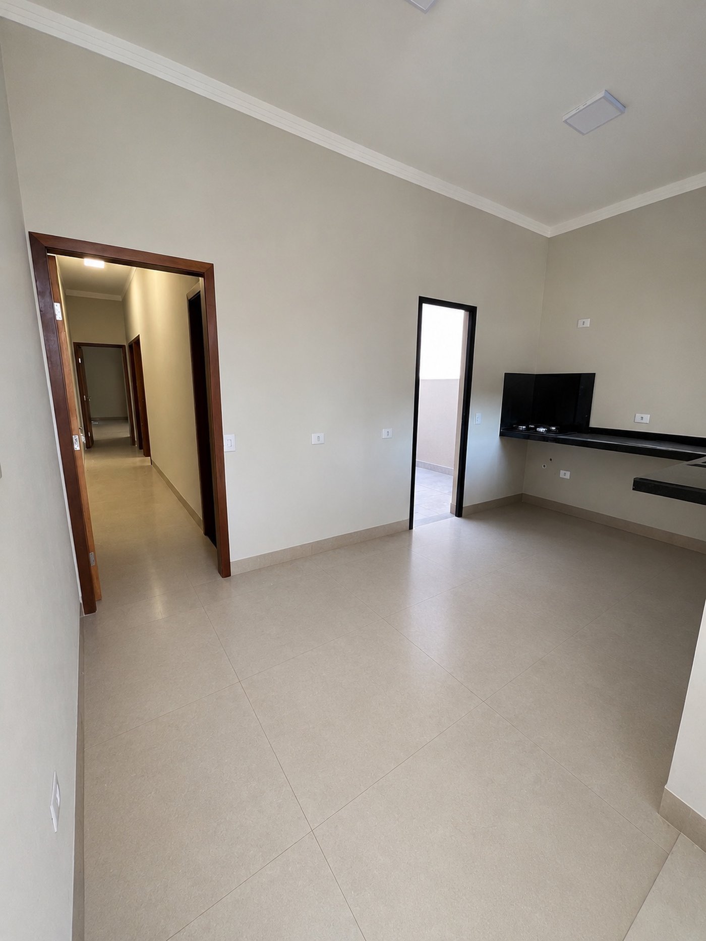 Casa à venda com 3 quartos, sendo 1 suíte,  em Parque Residencial Quinta da Lagoa, Três Lagoas, MS