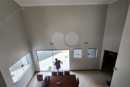 Casa à venda com 3 quartos, sendo 1 suíte, em Vila Harmonia, Araraquara, SP
