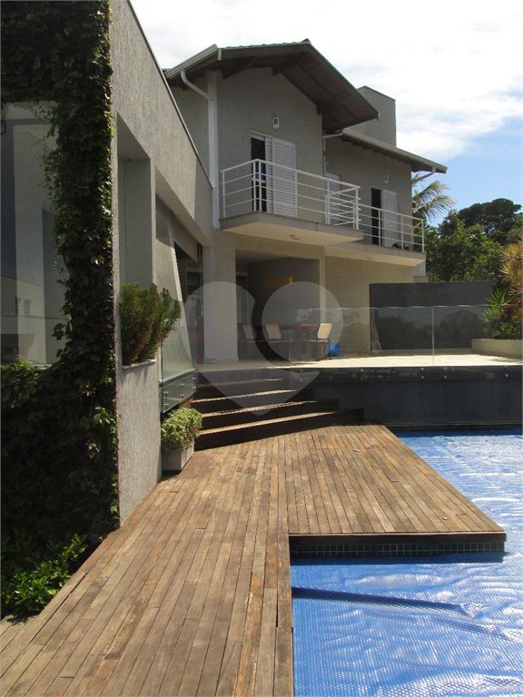Casa à venda com 3 quartos, sendo 1 suíte, no condomínio Alpes de Vinhedo, Vinhedo - SP