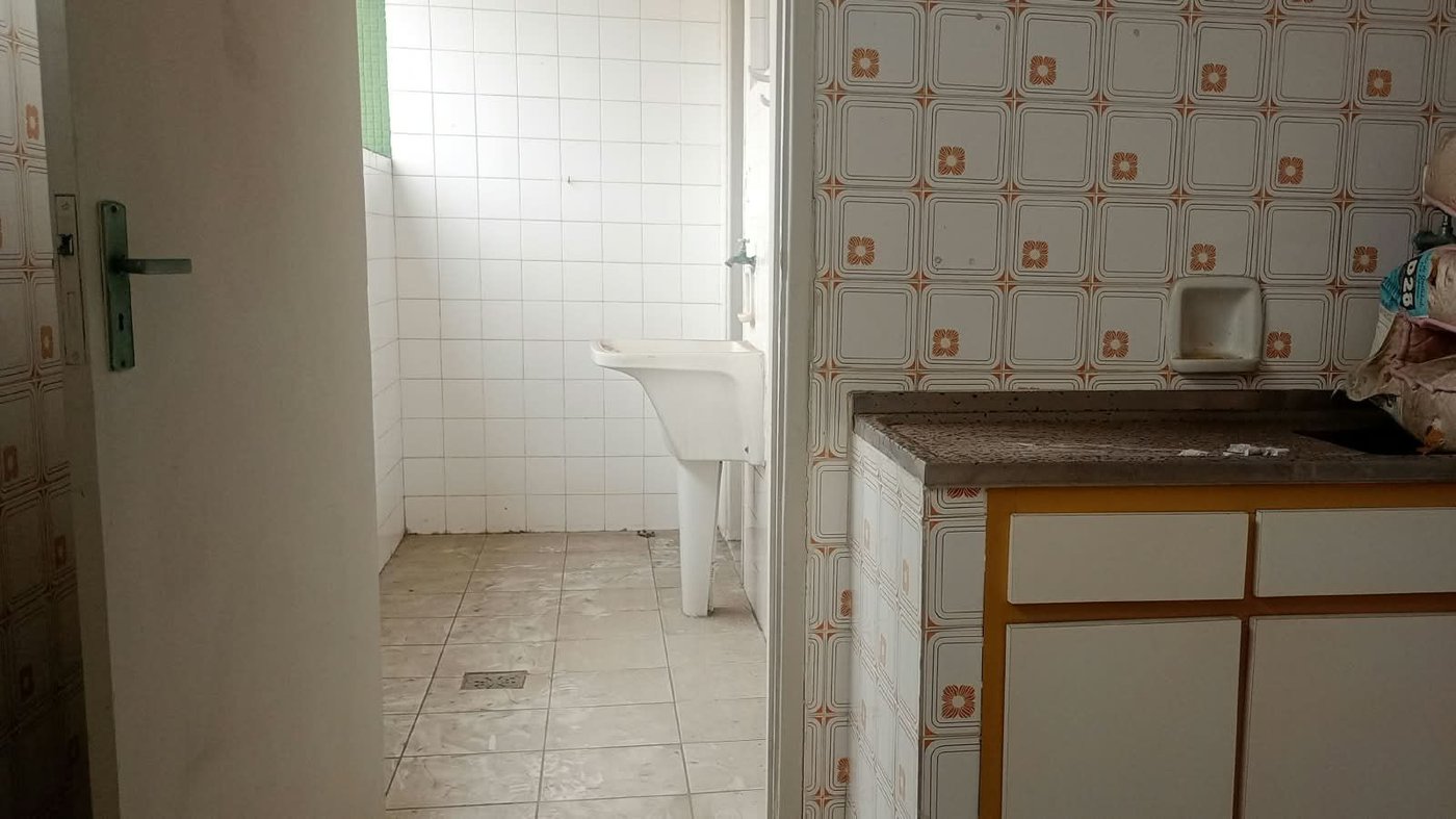Apartamento com 3 dormitórios para alugar, 140 m² por R$ 3.850,00/mês - Itararé - São Vicente/SP
