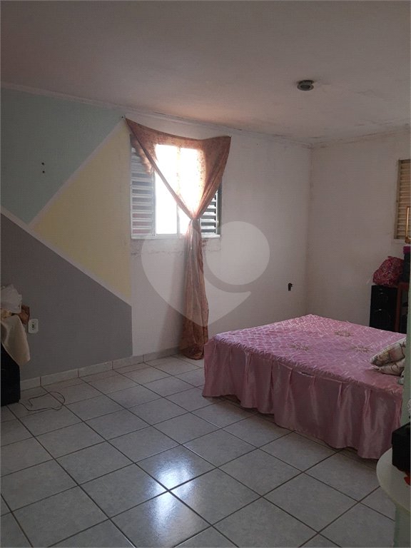 Sobrado à venda com 3 quartos, sendo 2 suítes,  em Jardim Marica, Mogi das Cruzes, SP