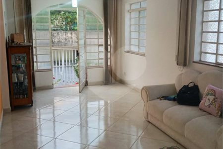 Casa à venda com 4 quartos, sendo 1 suíte, em Vila Cordeiro, São Paulo, SP