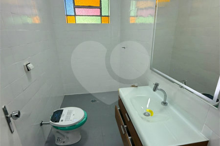 Casa Térrea à venda ou para alugar com 2 suítes em Alvinópolis, Atibaia, SP