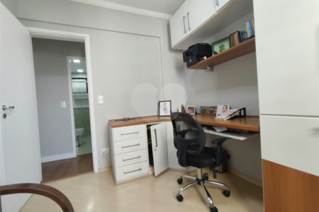 Apartamento à venda com 3 quartos, sendo 1 suíte,  em Vila Monumento, São Paulo, SP