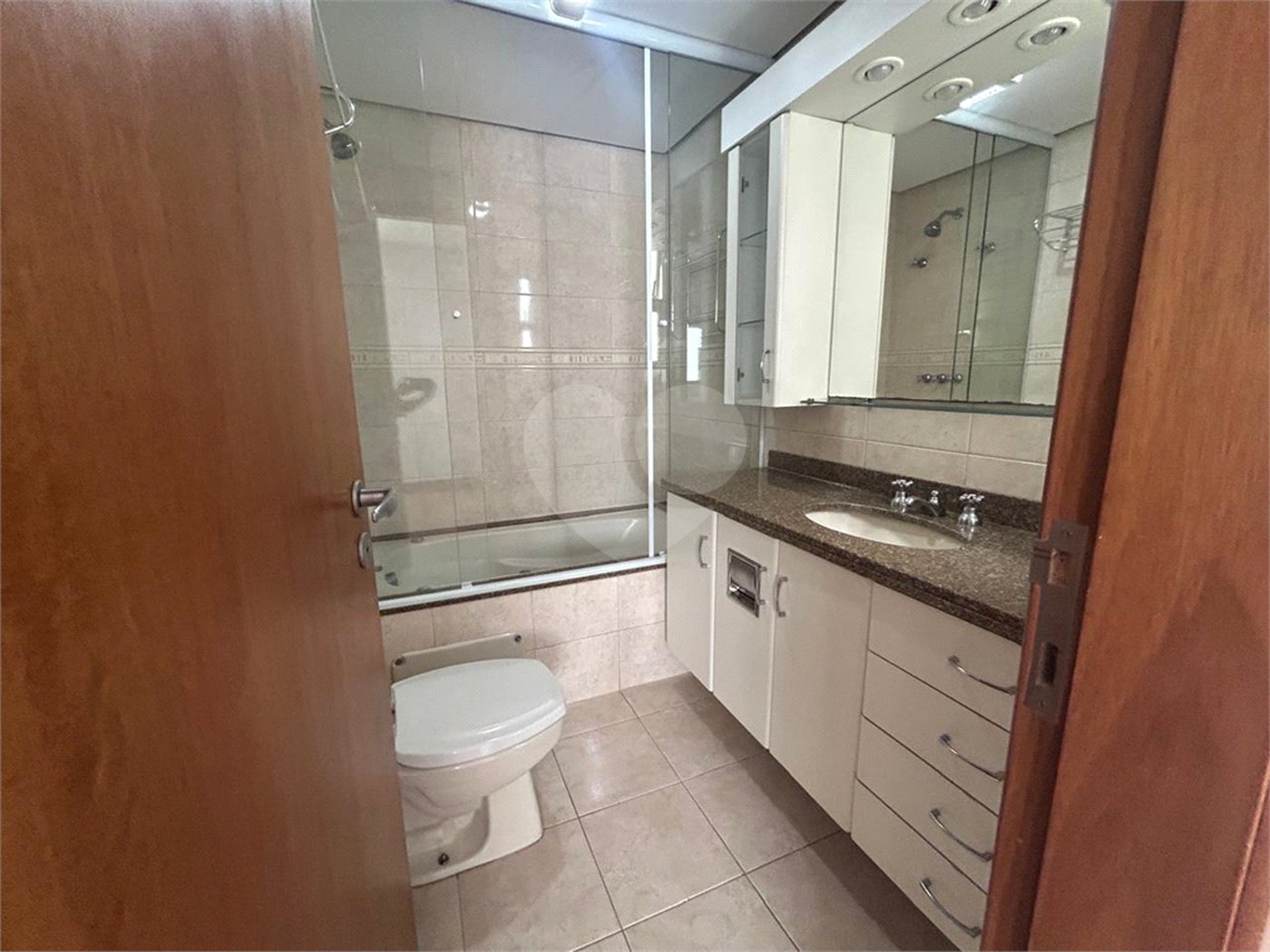 Apartamento para alugar com 3 quartos, sendo 1 suíte, em Pinheiros, São Paulo, SP