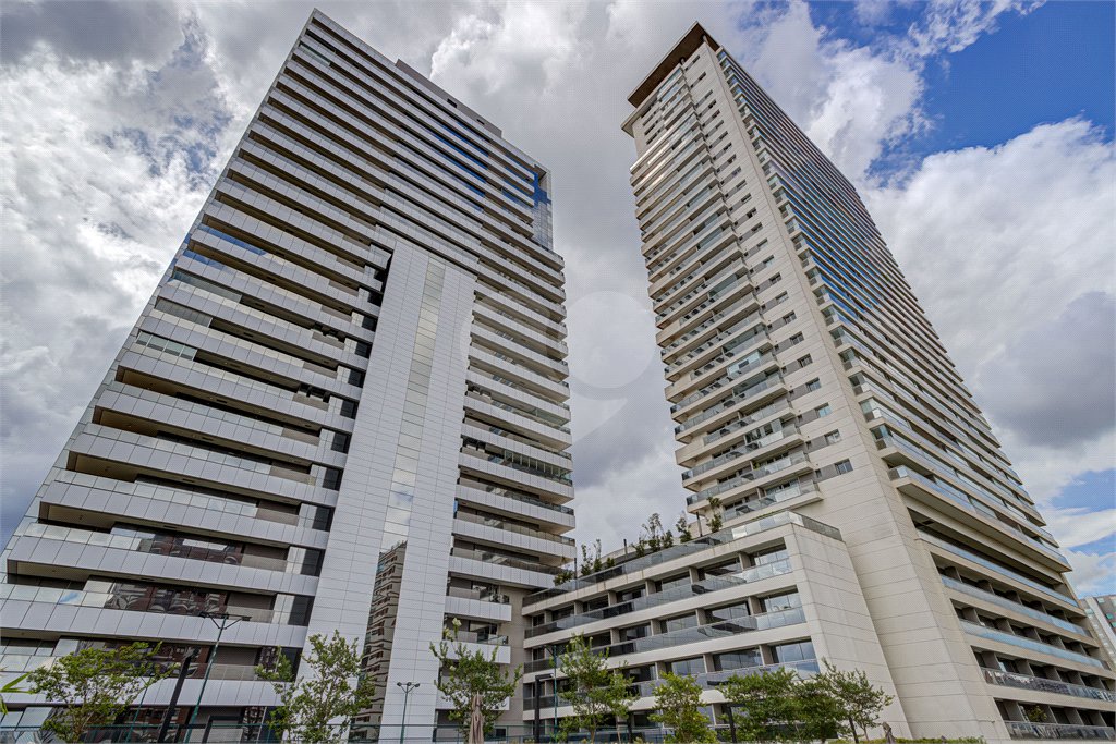 Duplex à venda com 2 suítes em Granja Julieta, São Paulo, SP