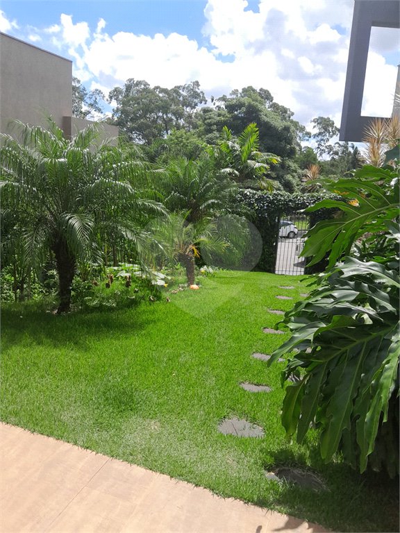 Casa à venda com 3 suítes em Moinho Velho, Cotia, SP