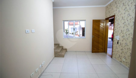 Casa à venda com 3 quartos, sendo 1 suíte,  no condomínio Vilaregio, São Roque - SP