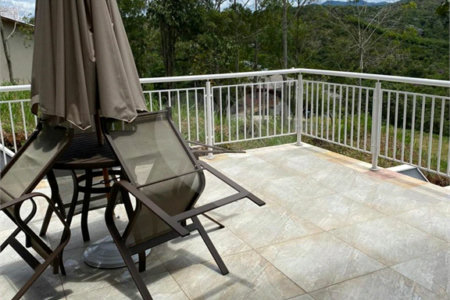 Casa à venda com 4 suítes no condomínio Reserva Ibirapitanga Ii, Santa Isabel - SP