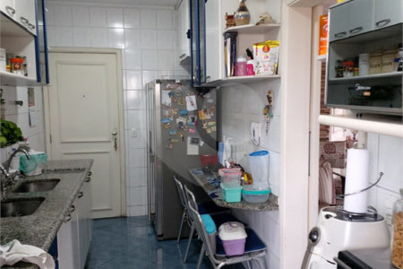 Apartamento à venda com 3 suítes em Vila Regente Feijó, São Paulo, SP