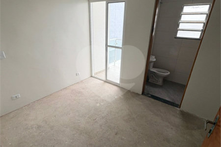 Casa à venda com 3 quartos, sendo 1 suíte, no condomínio Felipe Camarao, Poá - SP
