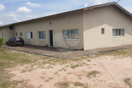 Chácara à venda com 4 quartos, sendo 1 suíte, em Vista Alegre, Vinhedo, SP