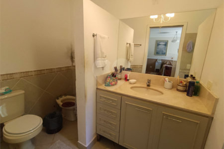 Casa à venda com 4 quartos, sendo 3 suítes, no condomínio Patrimônio do Carmo, São Roque - SP