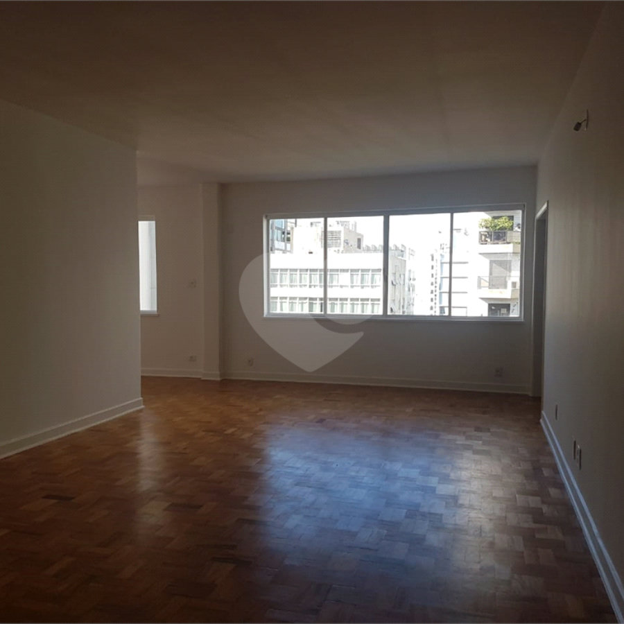 Apartamento à venda com 3 quartos, sendo 1 suíte, em Jardim Paulista, São Paulo, SP