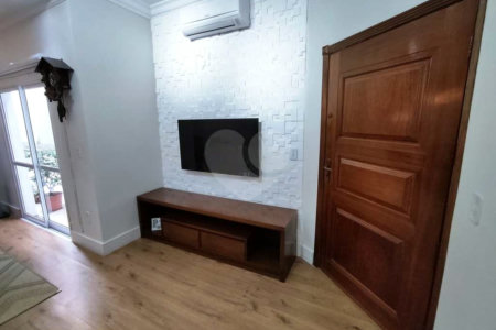 Sobrado à venda com 3 quartos, sendo 1 suíte,  em Residencial Colinas, Mogi das Cruzes, SP