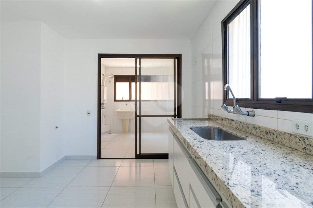Apartamento à venda com 4 quartos, sendo 3 suítes, em Campo Belo, São Paulo, SP