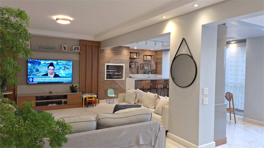Apartamento para alugar com 3 suítes em Vila Gertrudes, São Paulo, SP