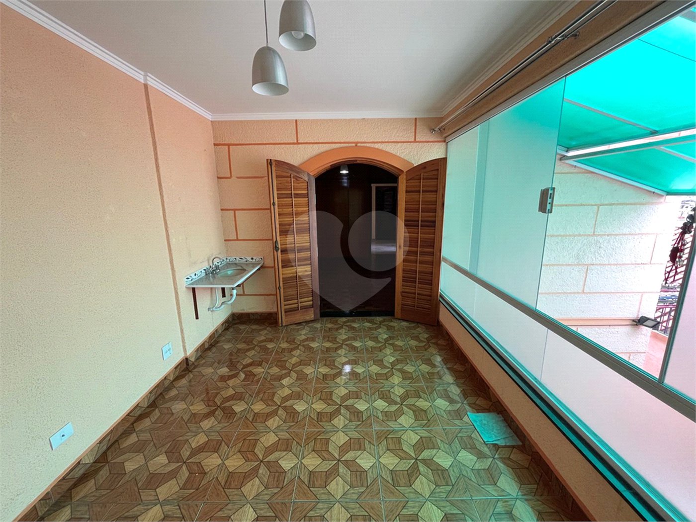 Sobrado à venda com 4 quartos, sendo 2 suítes, em Tremembé, São Paulo, SP