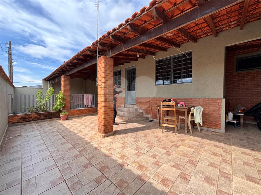 Casa à venda com 4 quartos, sendo 1 suíte, em Jardim São Judas Tadeu, Salto, SP