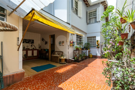 Sobrado à venda com 3 quartos, sendo 1 suíte, em Moema, São Paulo, SP