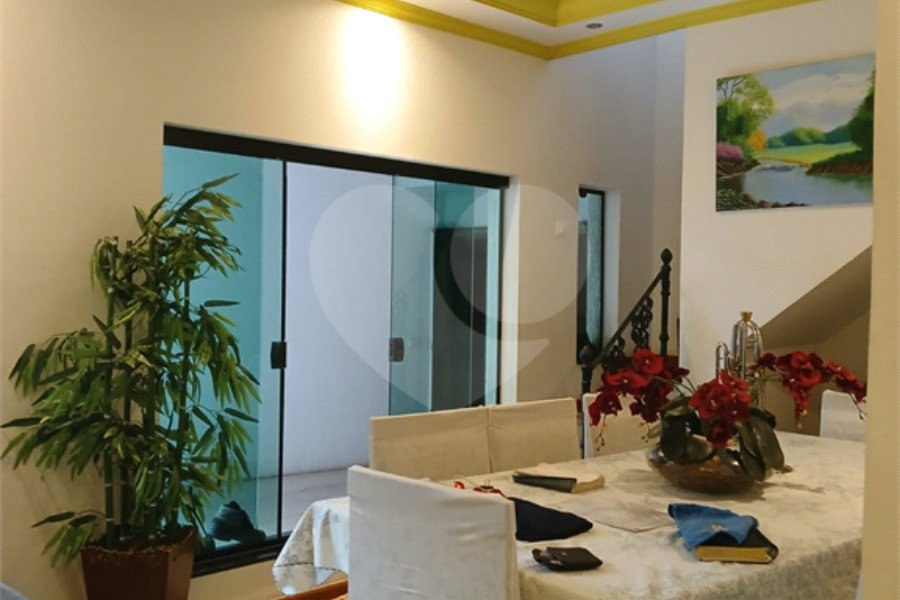 Casa à venda com 4 quartos, sendo 1 suíte, em Vila Romão, Salto, SP