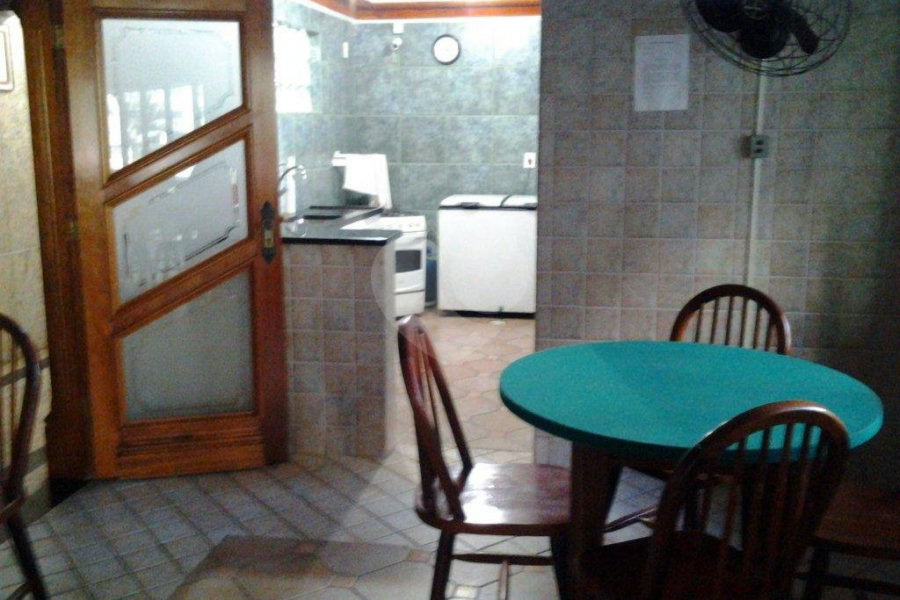 Apartamento à venda com 3 quartos, sendo 2 suítes, em Vila Tupi, Praia Grande, SP