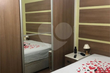 Casa à venda com 3 quartos, sendo 1 suíte, no condomínio Residencial Sabará, São Paulo - SP