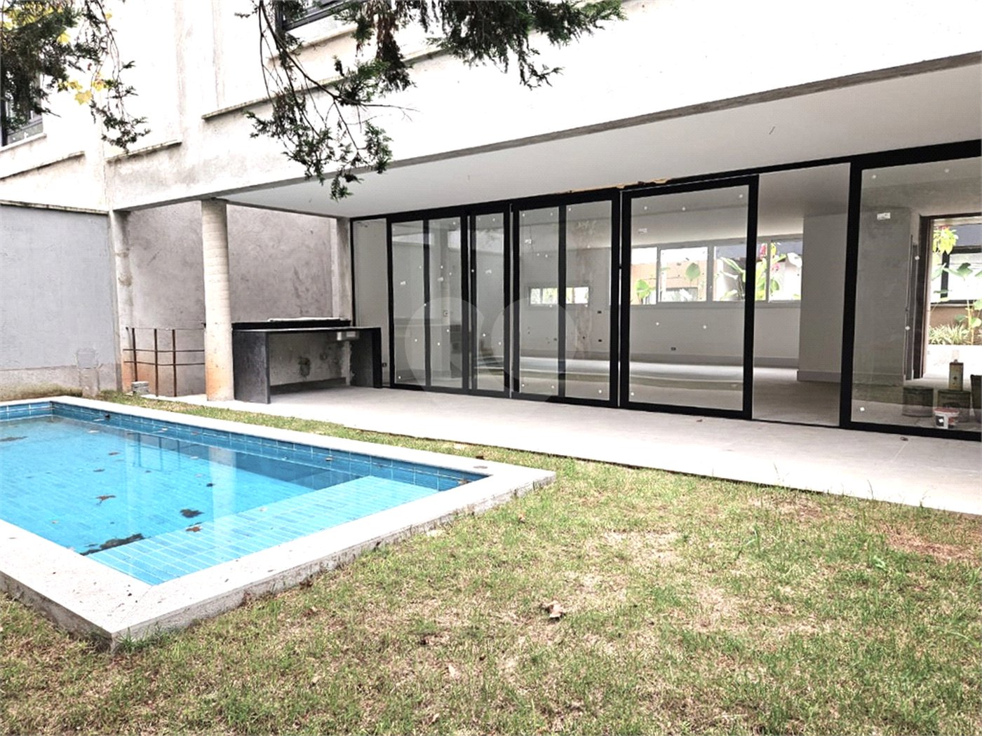 Casa à venda com 4 suítes no condomínio Venezia, São Paulo - SP