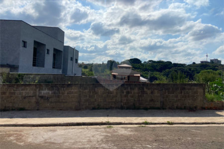 Terreno com 570,00 m² no Santa Mônica