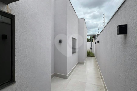 Casa Térrea à venda com 3 quartos, sendo 1 suíte, em Jardim Califórnia, Cuiabá, MT