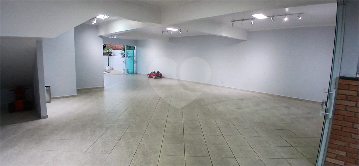 Casa à venda com 4 quartos, sendo 2 suítes, em Jardim Leonor Mendes de Barros, São Paulo, SP