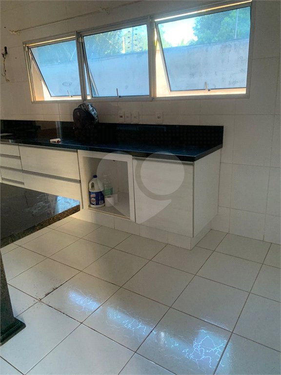 Casa à venda ou para alugar com 4 quartos, sendo 2 suítes, no condomínio Tereza Cristina, Jundiaí - SP