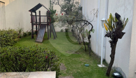 Casa à venda com 3 quartos, sendo 1 suíte,  no condomínio Villas de São Francisco, São Paulo - SP