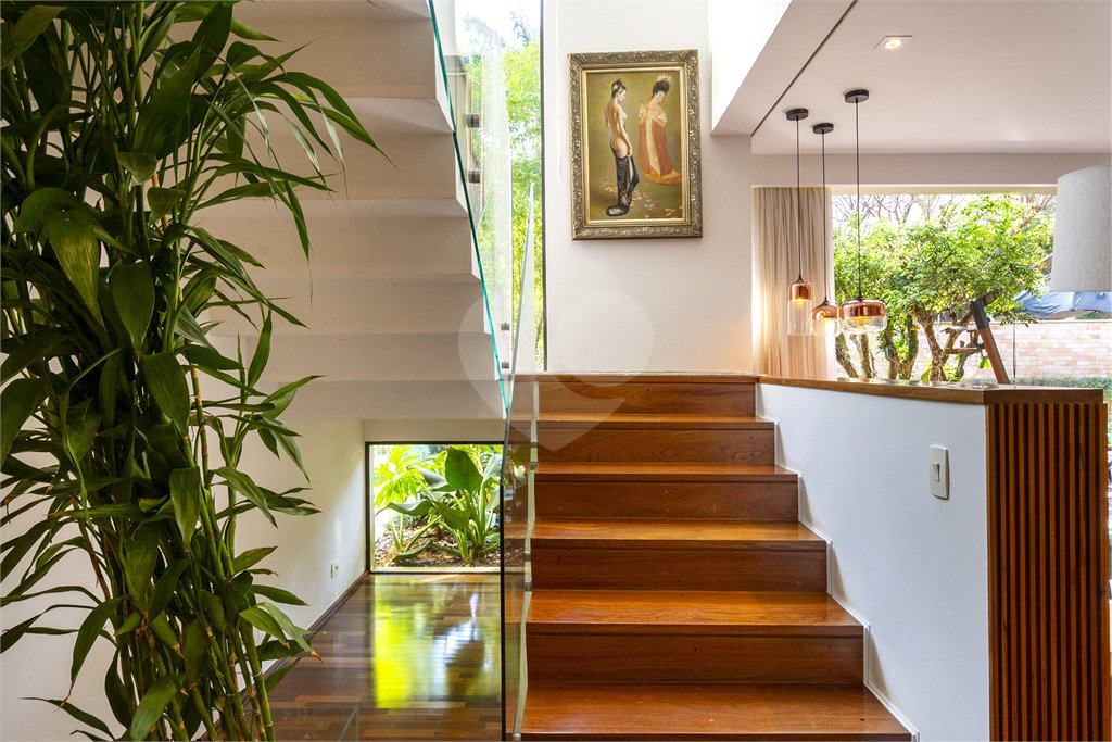 Casa à venda com 4 suítes no condomínio Vila Flora, São Paulo - SP