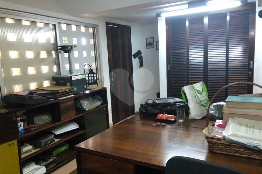 Sobrado à venda com 5 quartos, sendo 1 suíte,  em Jardim São Bento, São Paulo, SP