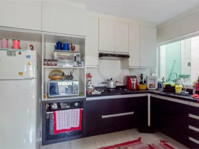 Casa à venda com 2 suítes no condomínio Residencial Flor de Lis, São Paulo - SP