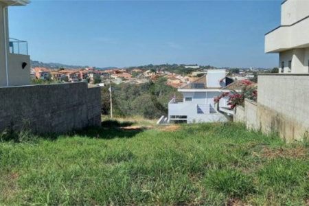 Terreno à venda no condomínio Bosque dos Cambarás, Valinhos - SP