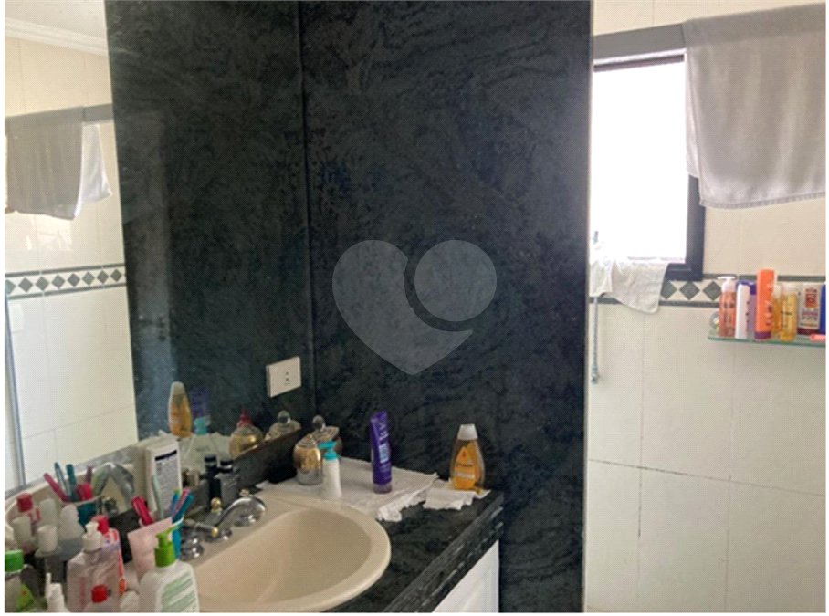 Apartamento à venda com 4 quartos, sendo 2 suítes,  em Moema, São Paulo, SP