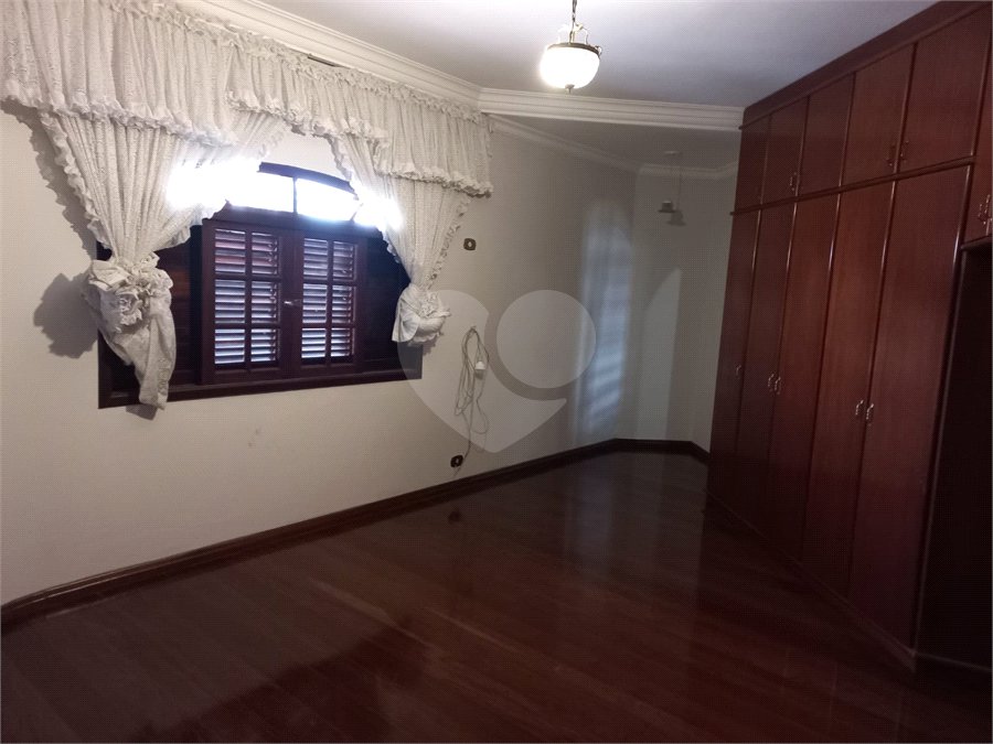 Sobrado à venda ou para alugar com 4 quartos, sendo 1 suíte,  em Barro Branco (zona Norte), São Paulo, SP