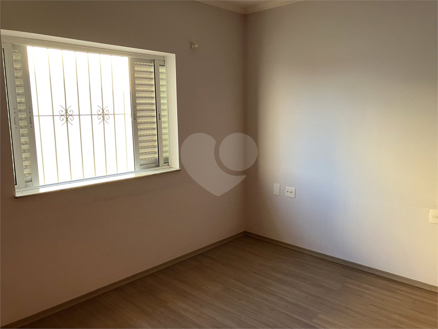 Casa Térrea à venda com 4 quartos, sendo 2 suítes, em Jardim Santa Rosália, Sorocaba, SP