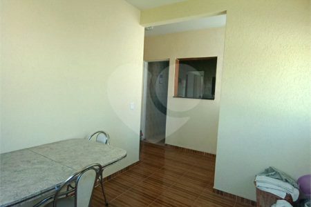 Casa à venda com 4 quartos, sendo 1 suíte, no condomínio Shangri-la, Atibaia - SP