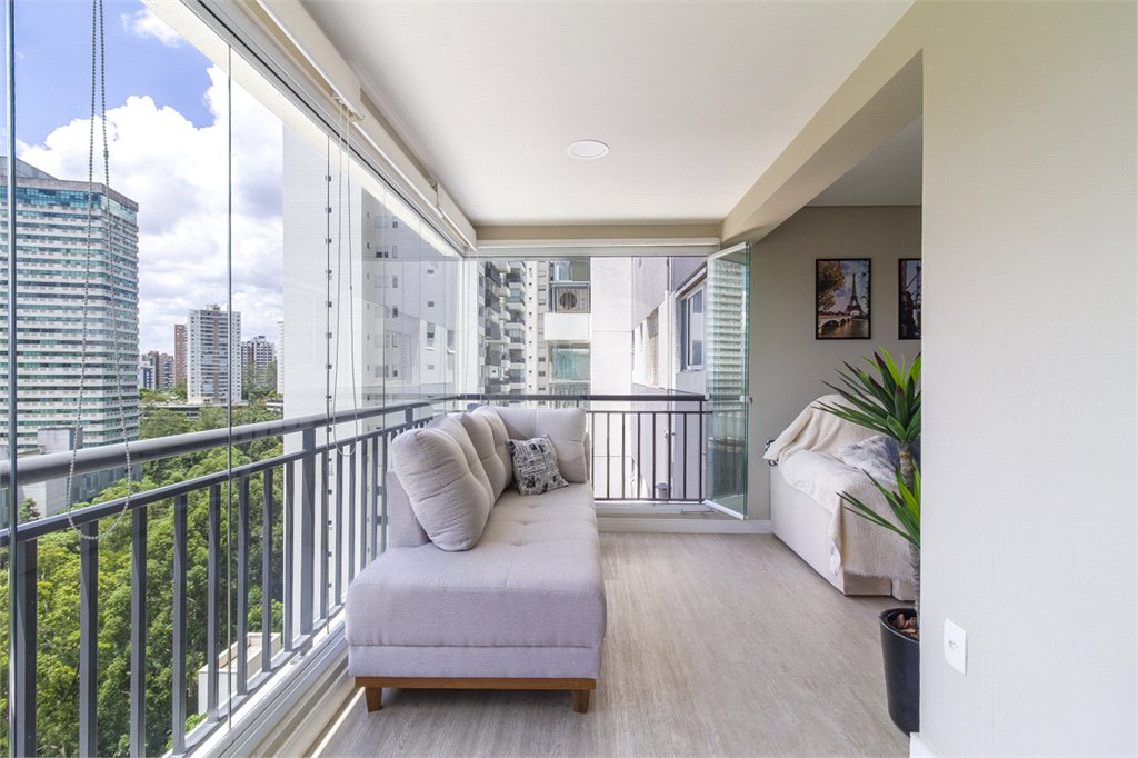 Apartamento à venda com 3 quartos, sendo 1 suíte,  em Jardim Vazani, São Paulo, SP